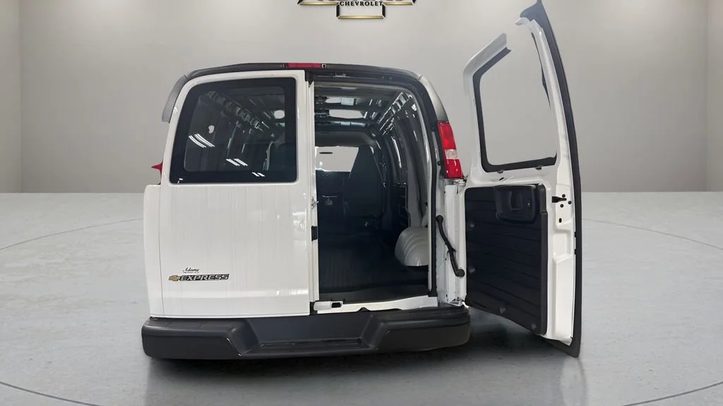 2025 Chevrolet Express Cargo Work Van - Photo 9