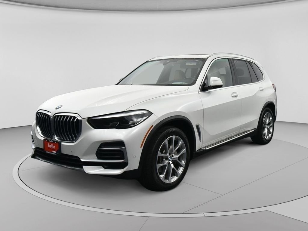 Used 2022 White Metallic BMW sDrive40i image 6