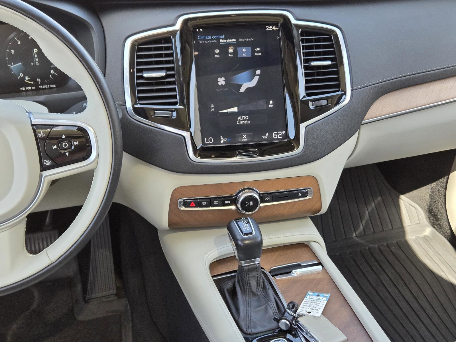 Used 2019 Crystal White Pearl Volvo Inscription image 37