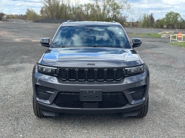 Used 2023 Gray Jeep Altitude X image 8