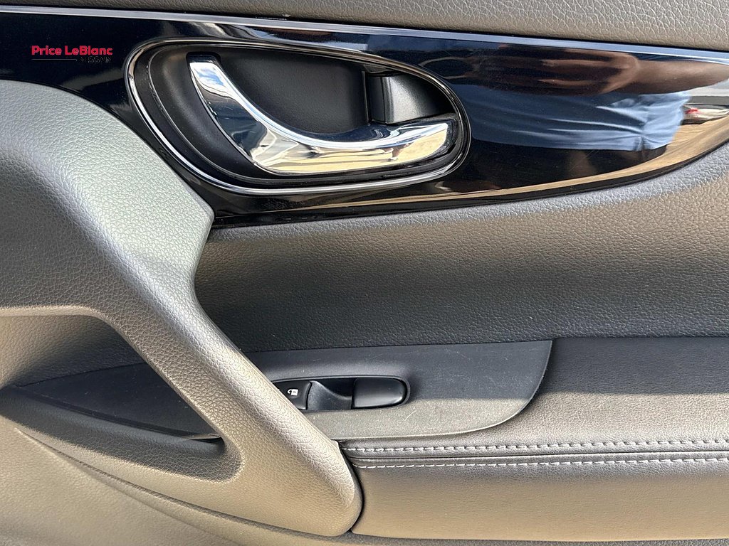 2022 Nissan Rogue Sport SL - Photo 13