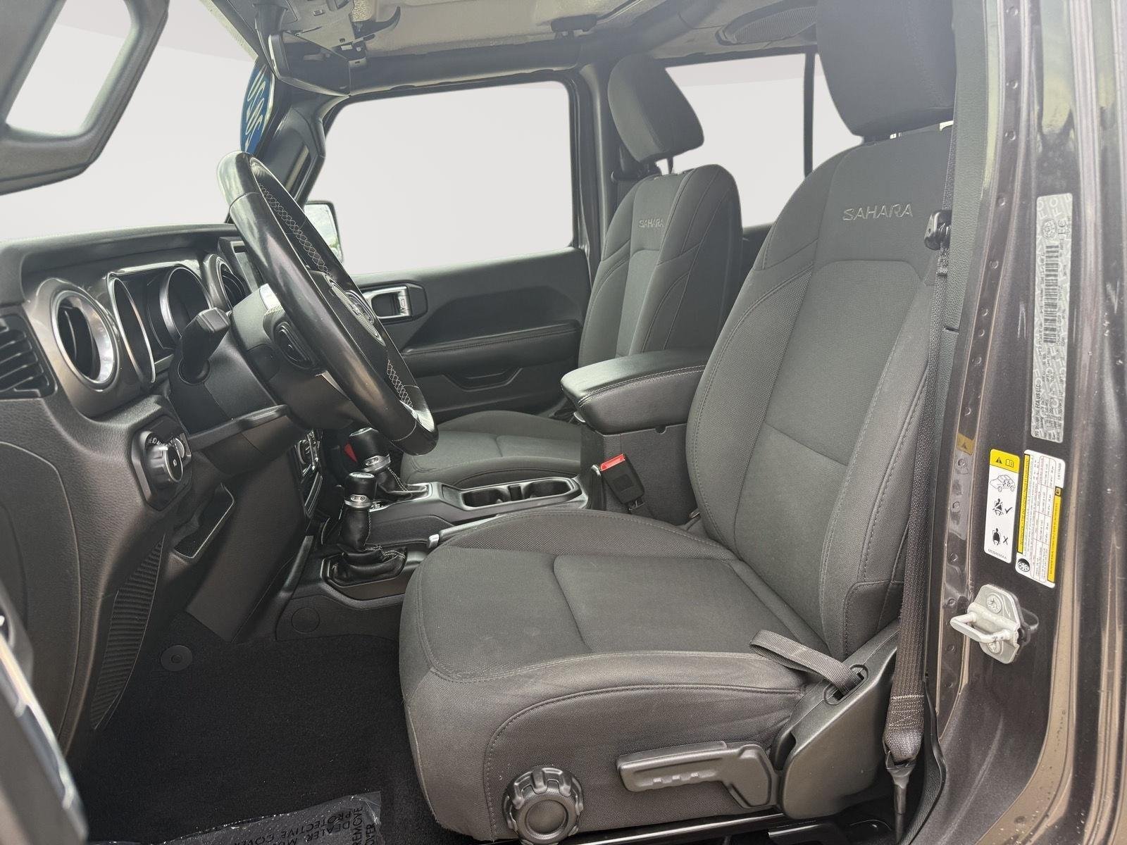 Used 2020 Granite Crystal Metallic Jeep Sahara image 9