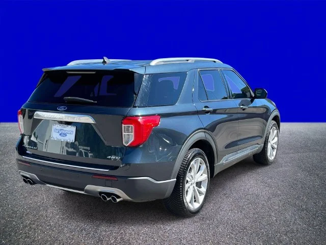 Used 2022 Blue Metallic Ford Platinum image 3
