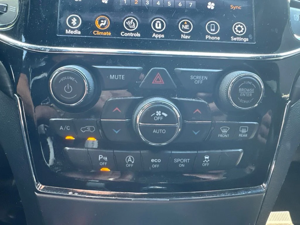 Used 2020 Gray Jeep Altitude image 18