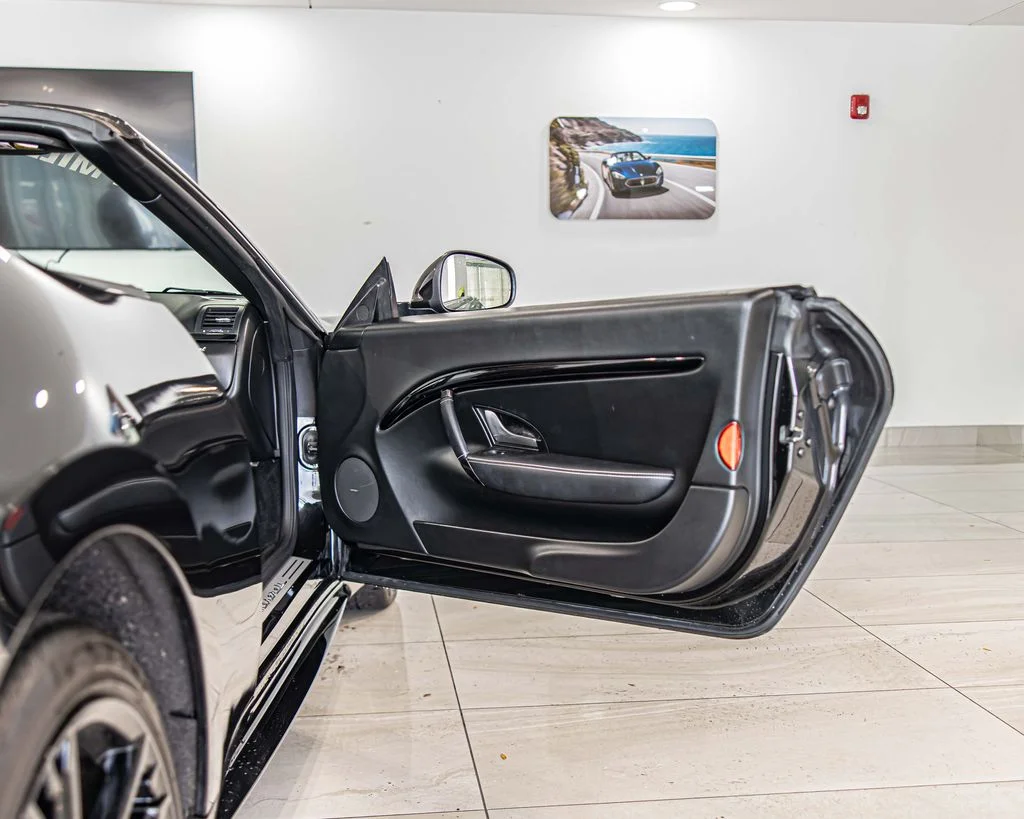 Used 2015 Black Maserati Sport image 33