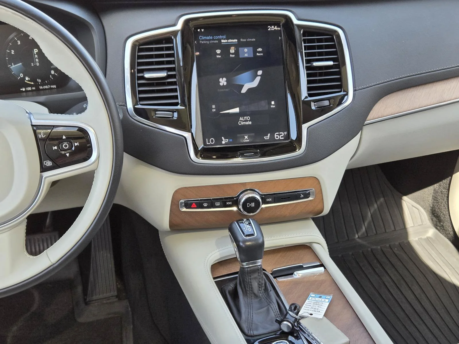 Used 2019 Crystal White Pearl Volvo Inscription image 37