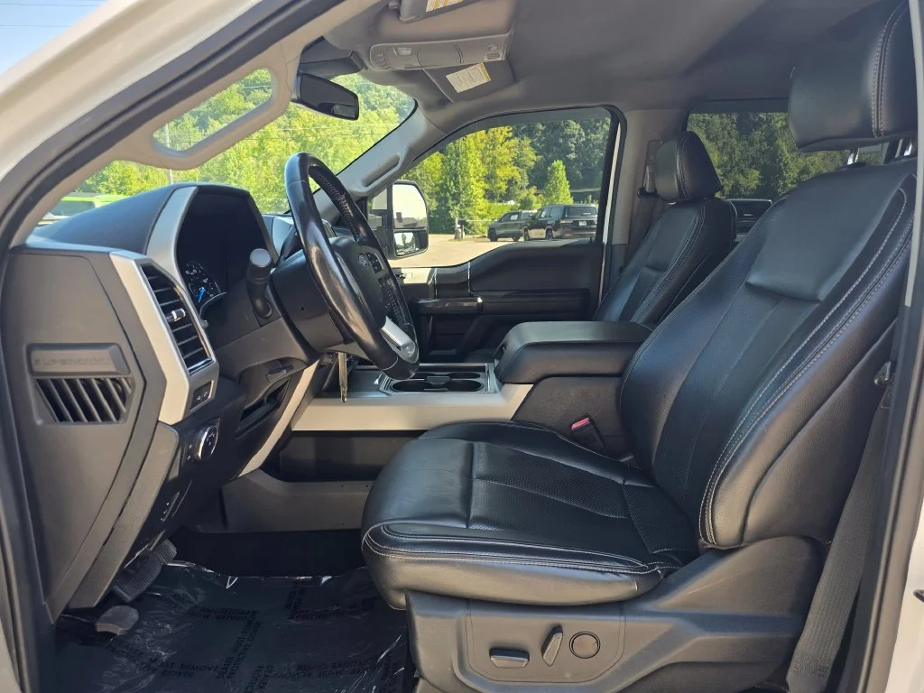 Used 2021 White Ford Lariat image 4