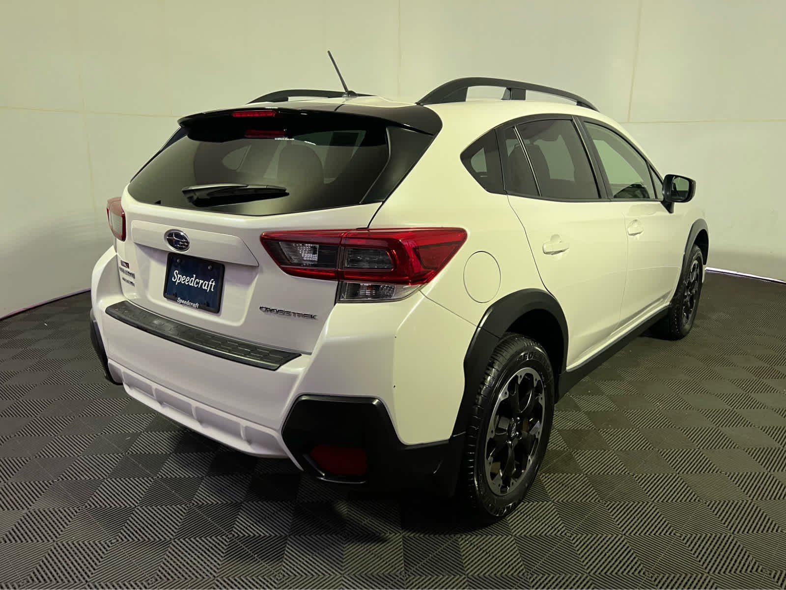 Used 2021 Crystal White Pearl Subaru  image 7