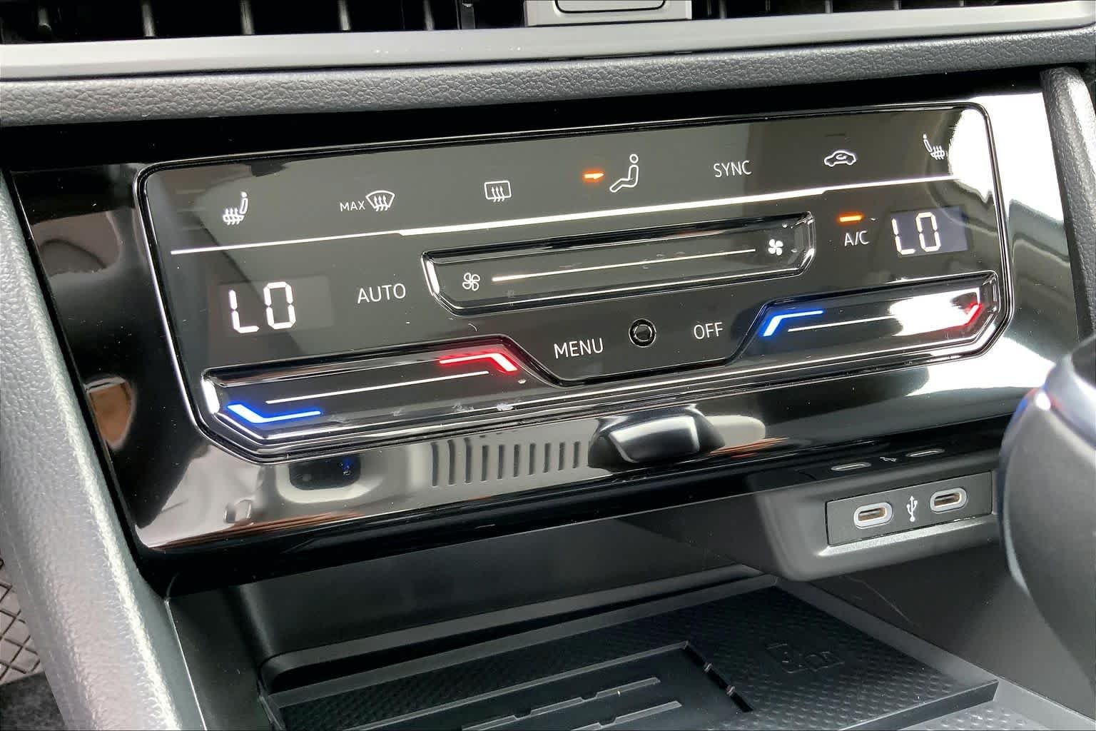 New 2026 Opal White Pearl Volkswagen SE image 19
