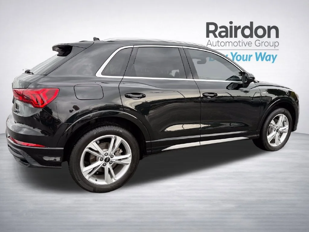 Used 2023 Black Metallic Audi S line Premium image 7