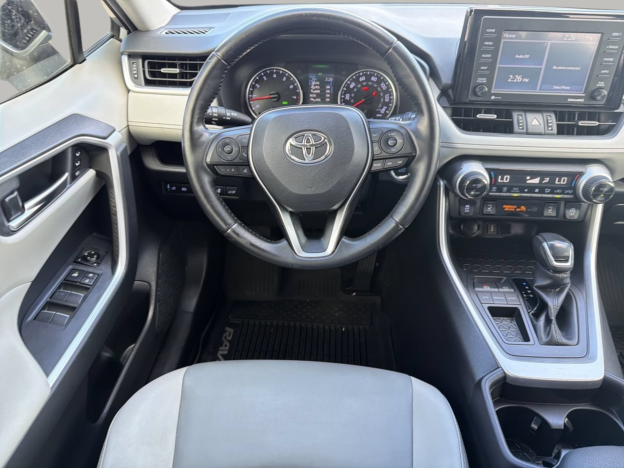 Used 2020 Silver Sky Metallic Toyota XLE Premium image 13