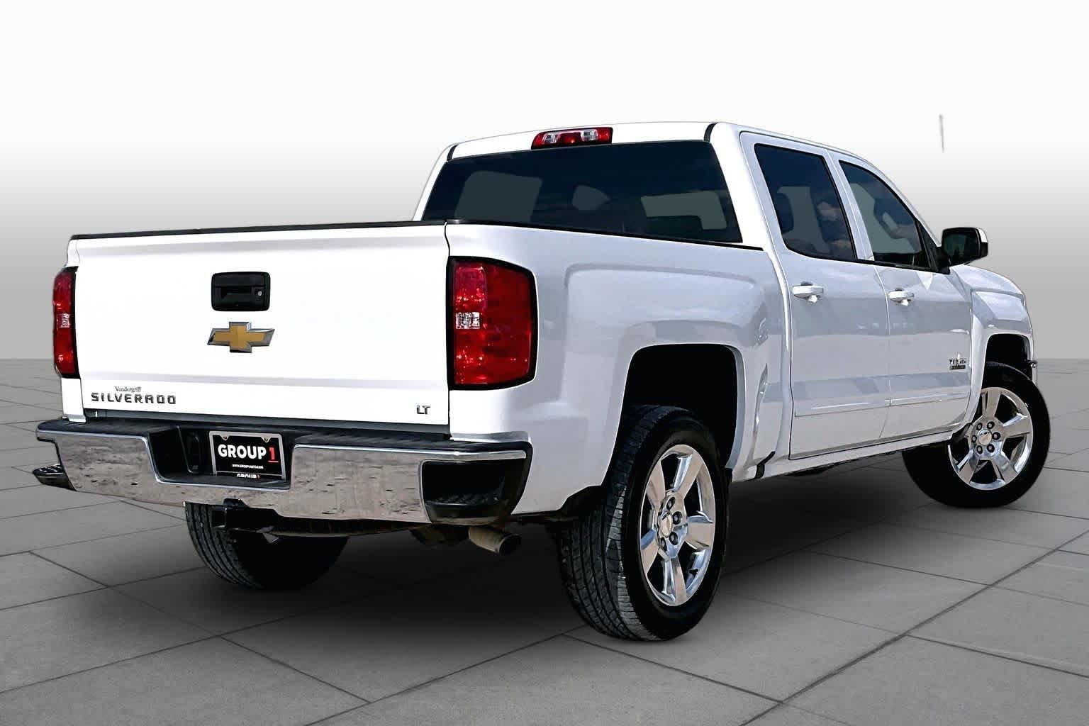 Used 2017 Summit White Chevrolet LT image 13