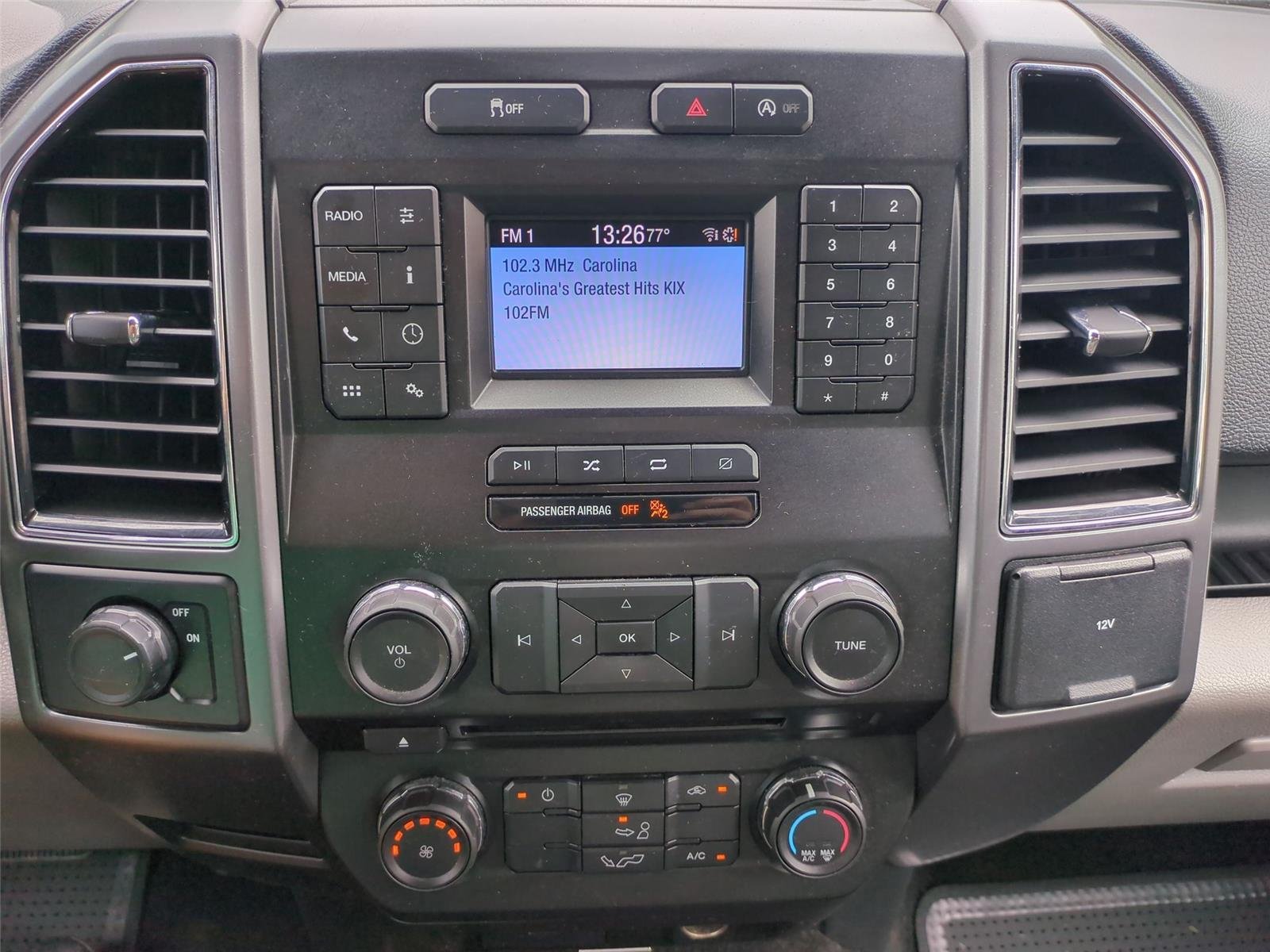 Used 2018 Oxford White Ford XLT image 24