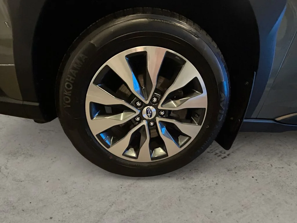 Used 2024 Green Metallic Subaru Limited image 14