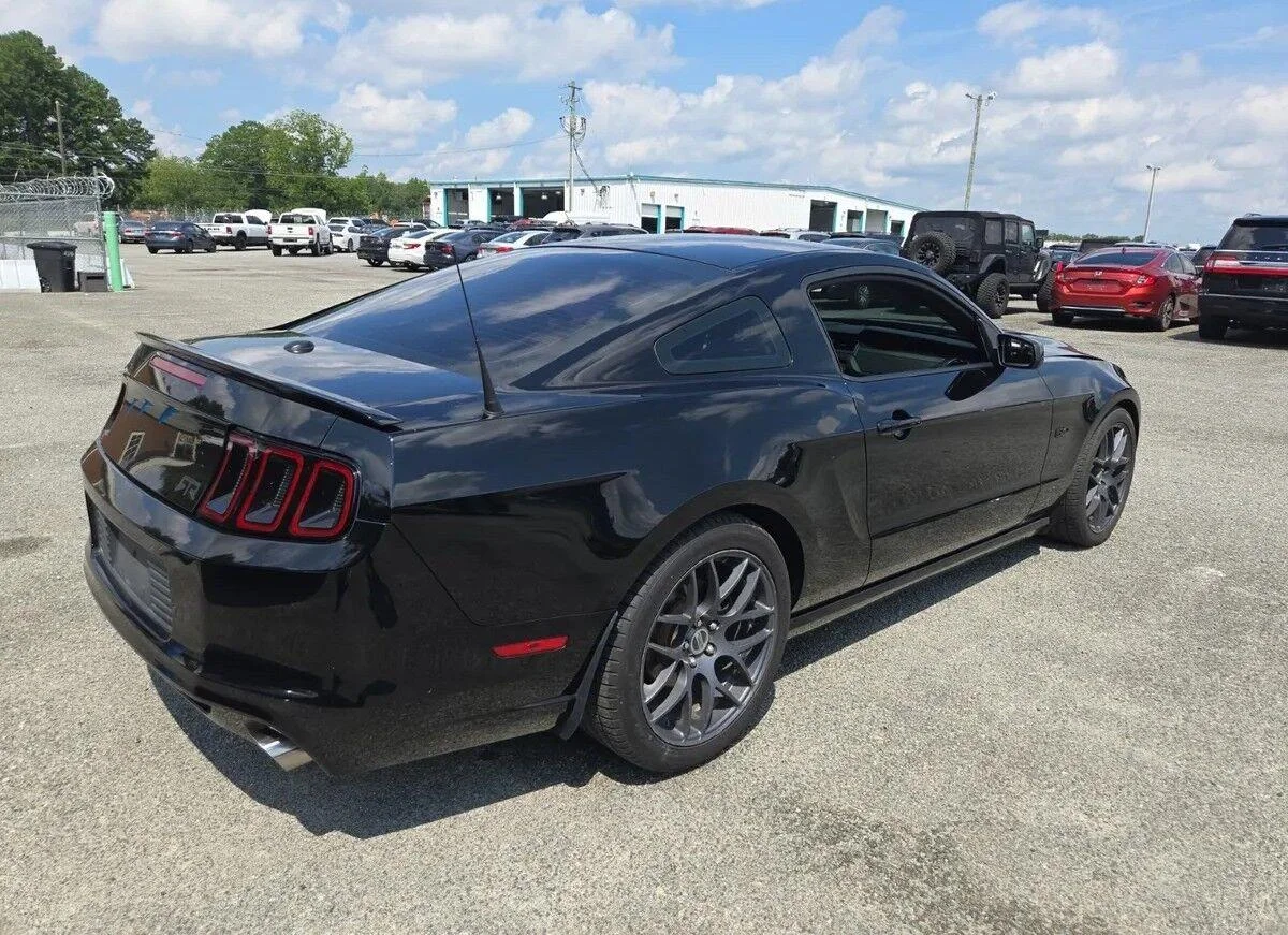 Used 2013 Black Ford GT Premium image 3