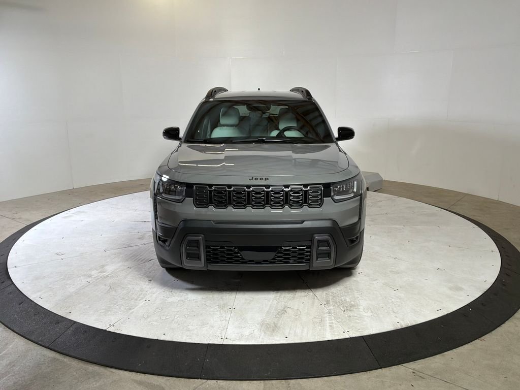 New 2026 Sting-Gray Clear-Coat Exterior Paint Jeep Limited image 2