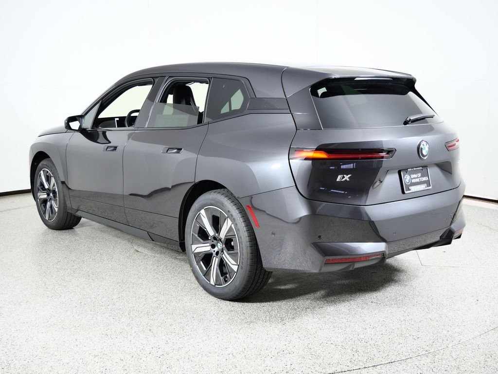 2026 BMW iX 60 - Photo 14