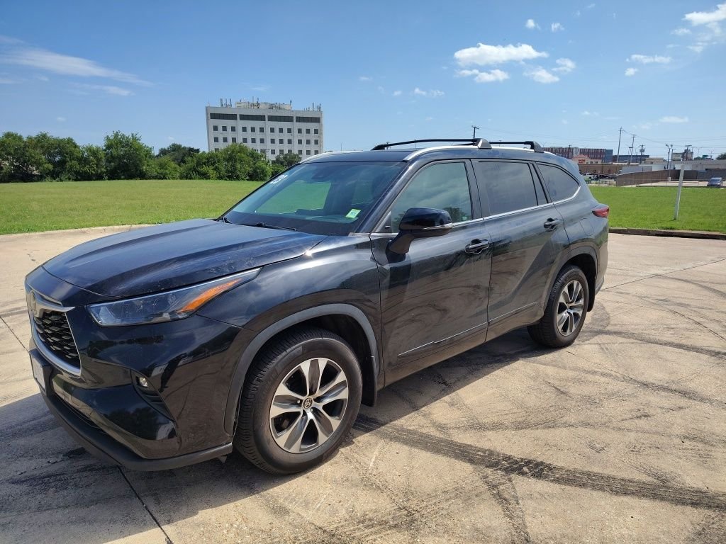 Used 2023 Black Toyota XLE image 1