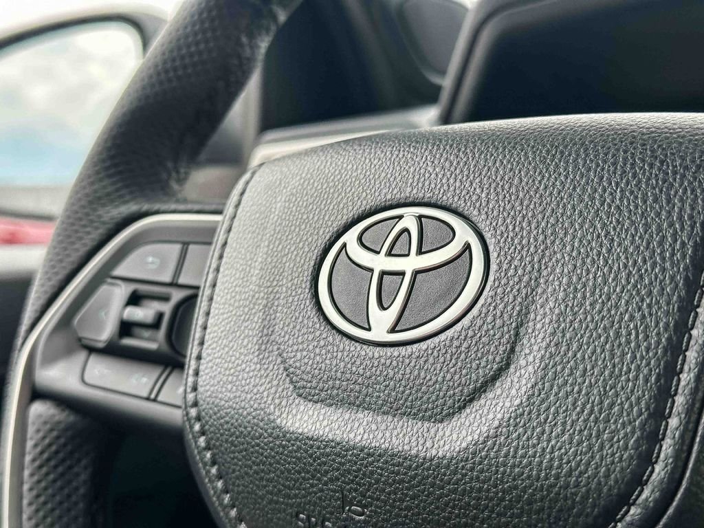 2025 Toyota Tacoma SR5 - Photo 18