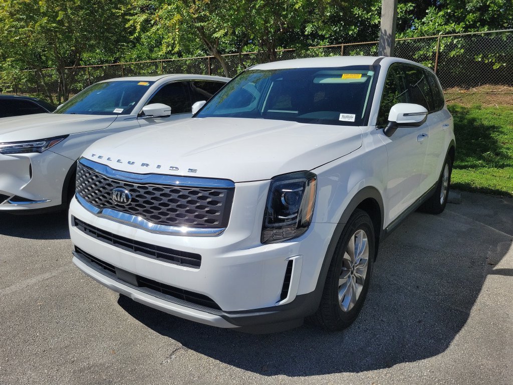 Used 2021 White Kia LX image 3