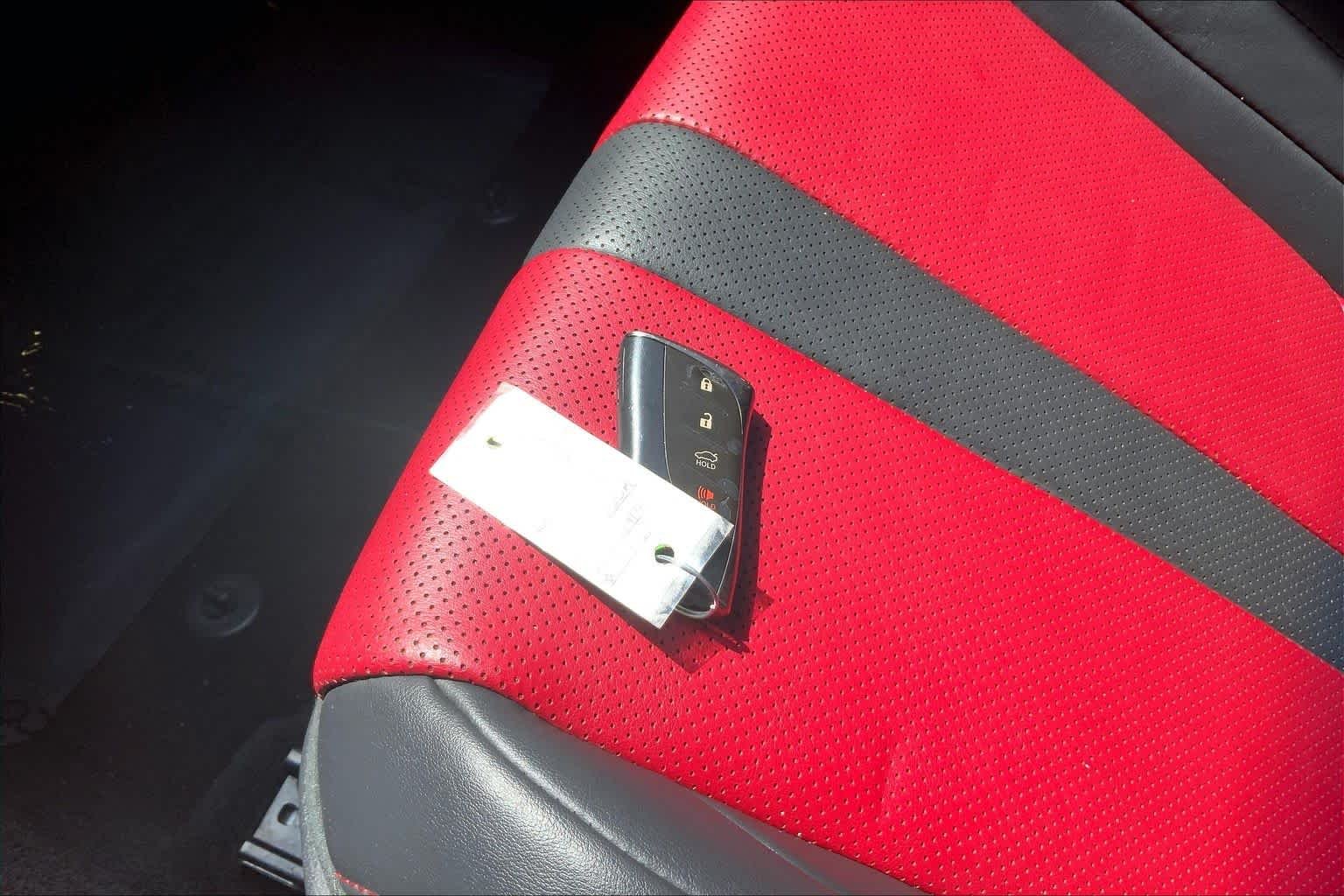 Used 2023 Ultra White Lexus F SPORT Handling image 15