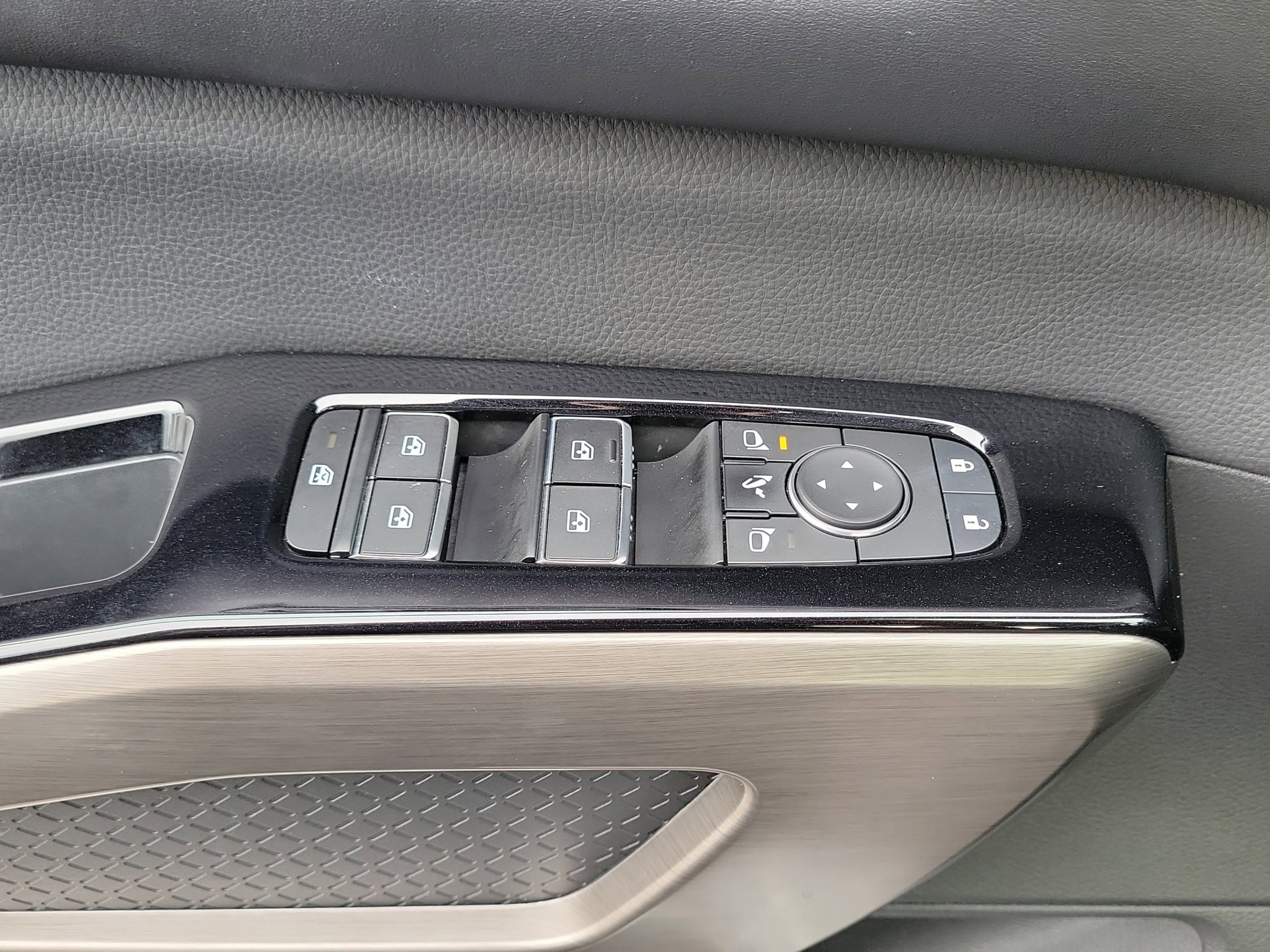 Used 2024 Obsidian Green Pearl Nissan Platinum image 28