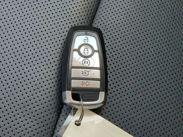 Used 2021 Green Ford Outer Banks image 28