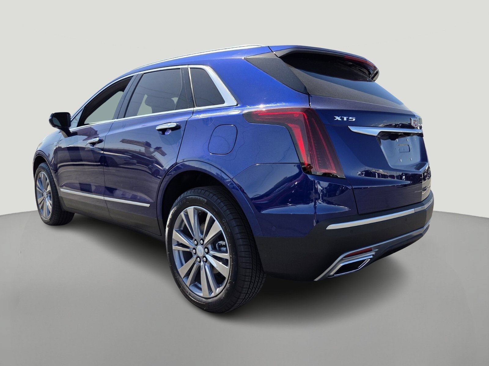 2026 Cadillac XT5 Premium Luxury - Photo 3