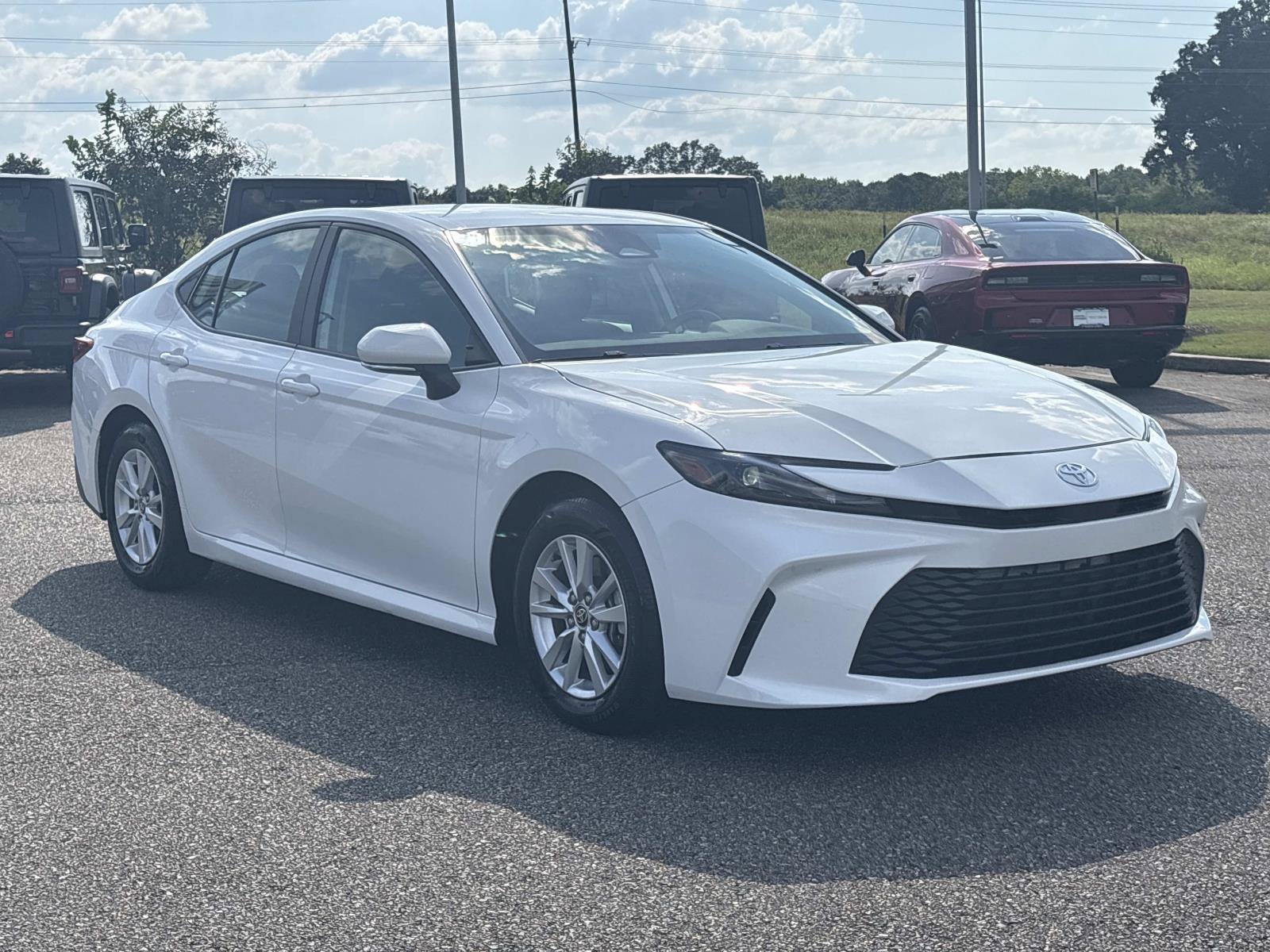 Used 2025 White Toyota LE image 3
