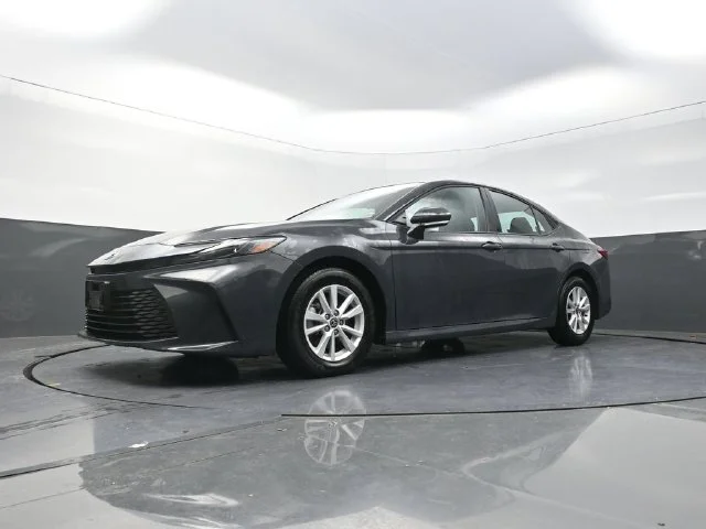 Used 2026  Toyota LE image 33