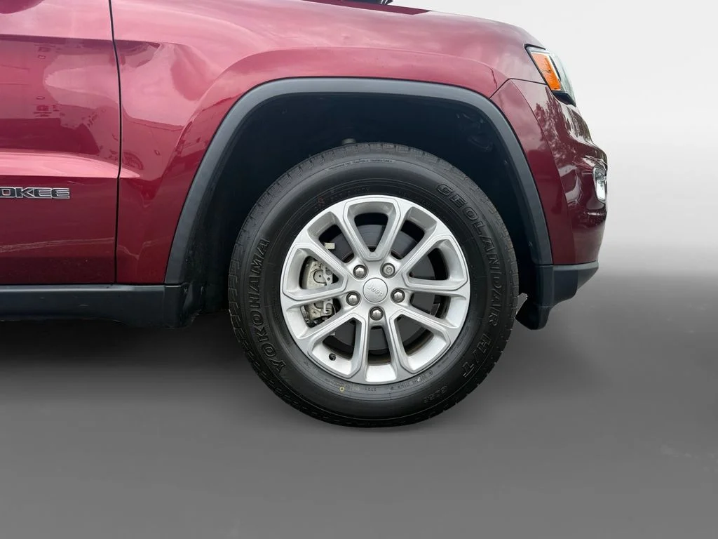 Used 2021 Red Jeep Laredo E image 16