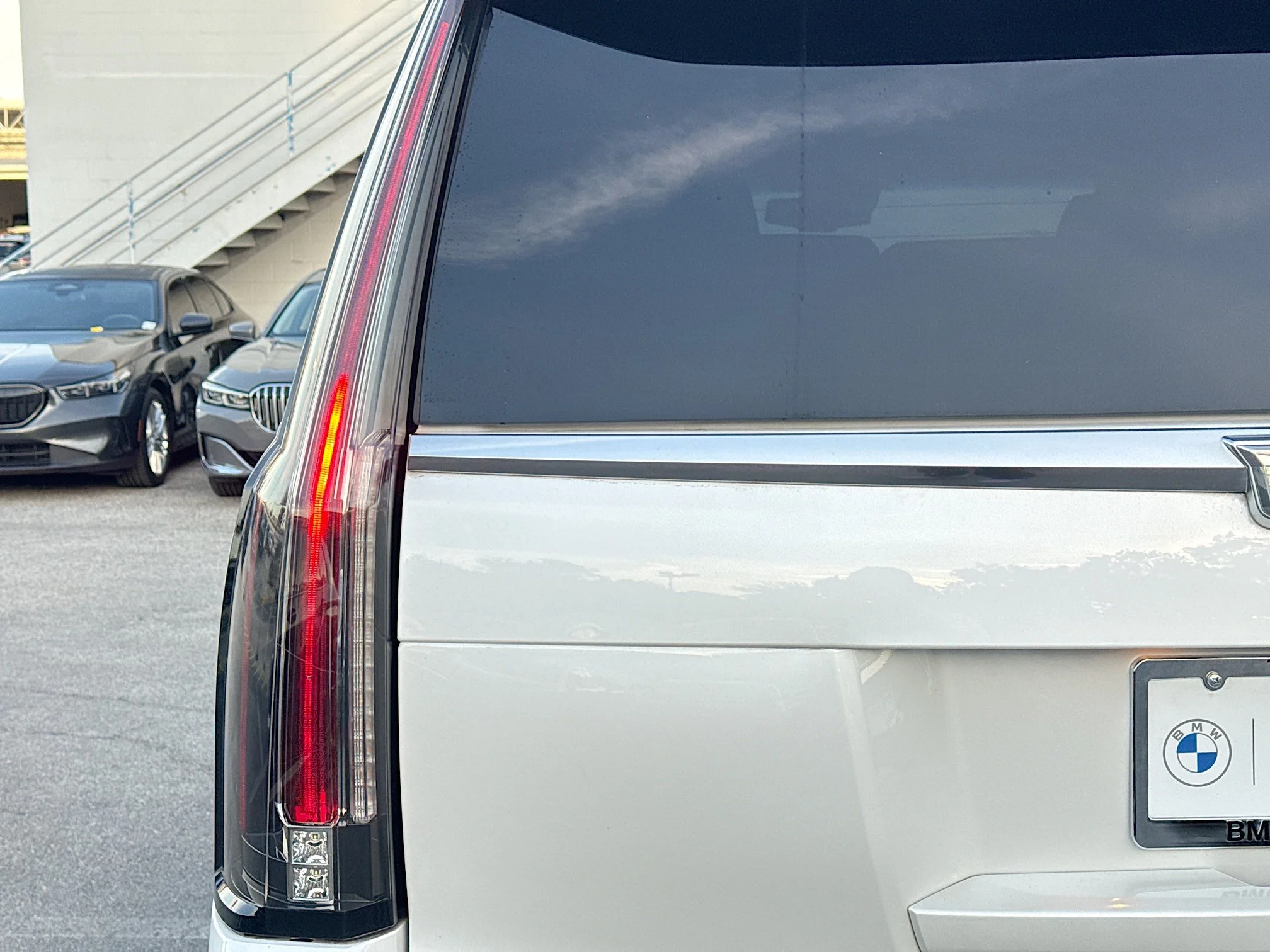 Used 2016 Crystal White Tricoat Cadillac Luxury Collection image 10