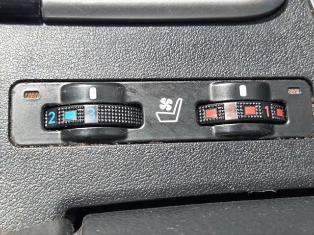 Certified Used 2018 BLIZZARD PEARL Toyota  image 14
