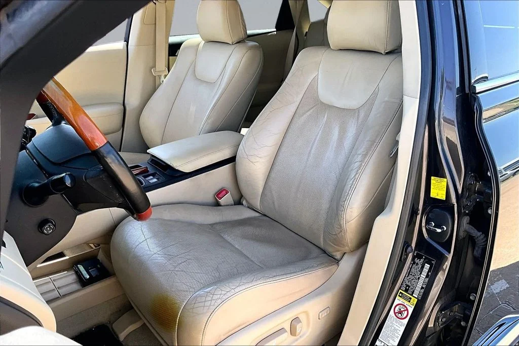 Used 2010  Lexus 350 image 22