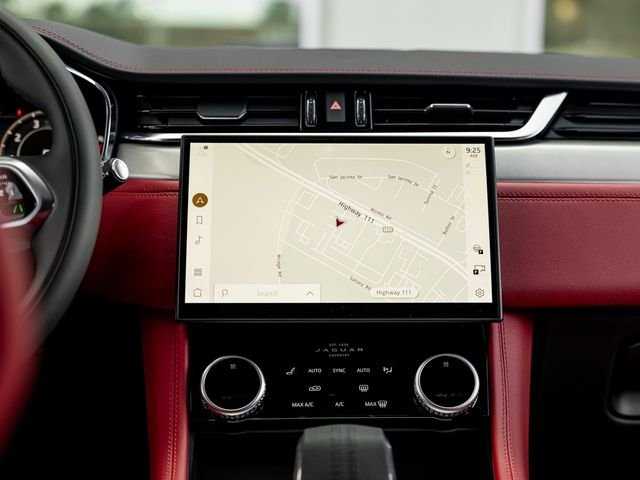 2026 Jaguar F-Pace R-Dynamic S - Photo 18