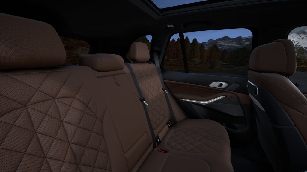 New 2026 Mineral White Metallic BMW sDrive40i image 38