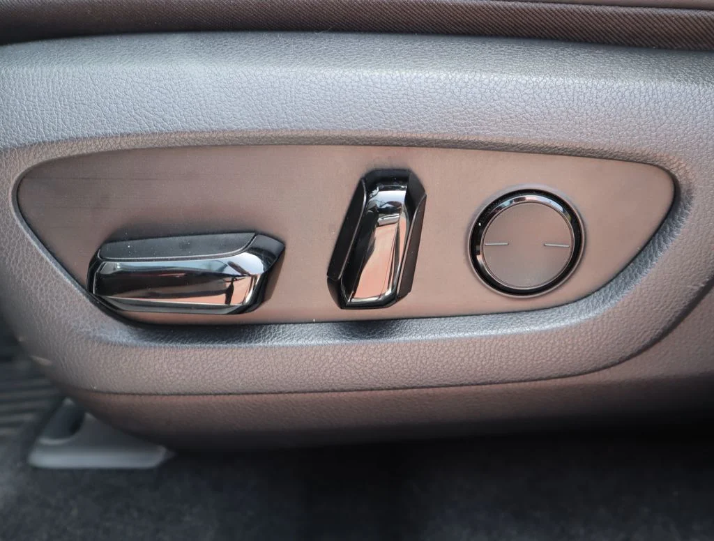 Used 2023 Silver Lexus 350h Premium image 23