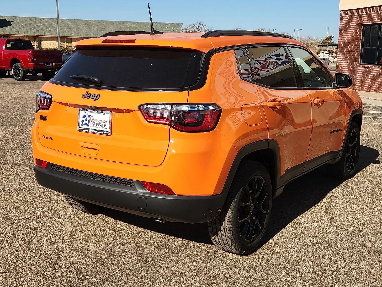 New 2026 Orange Jeep LATITUDE ALTITUDE 4X4 image 4
