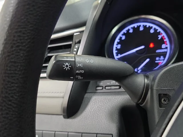 Used 2018 Celestial Silver Metallic Toyota LE image 24
