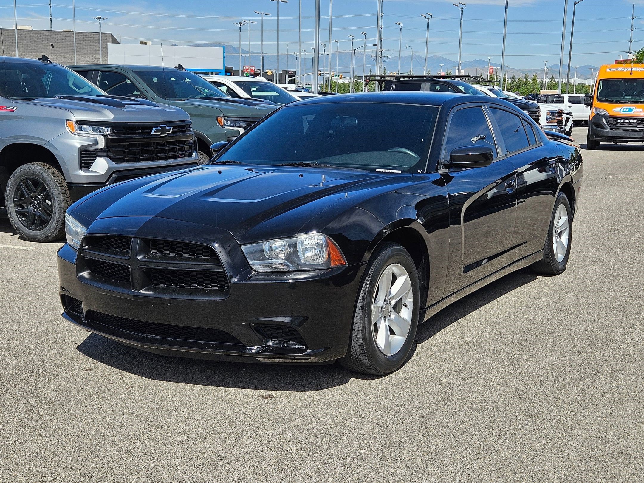 Used 2012 Pitch Black Dodge SE image 8