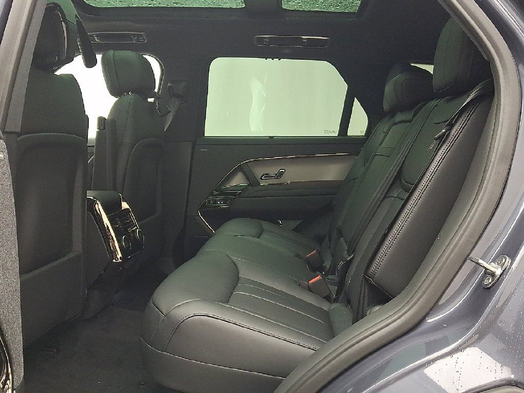 New 2026 Varesine Blue Land Rover SE image 6