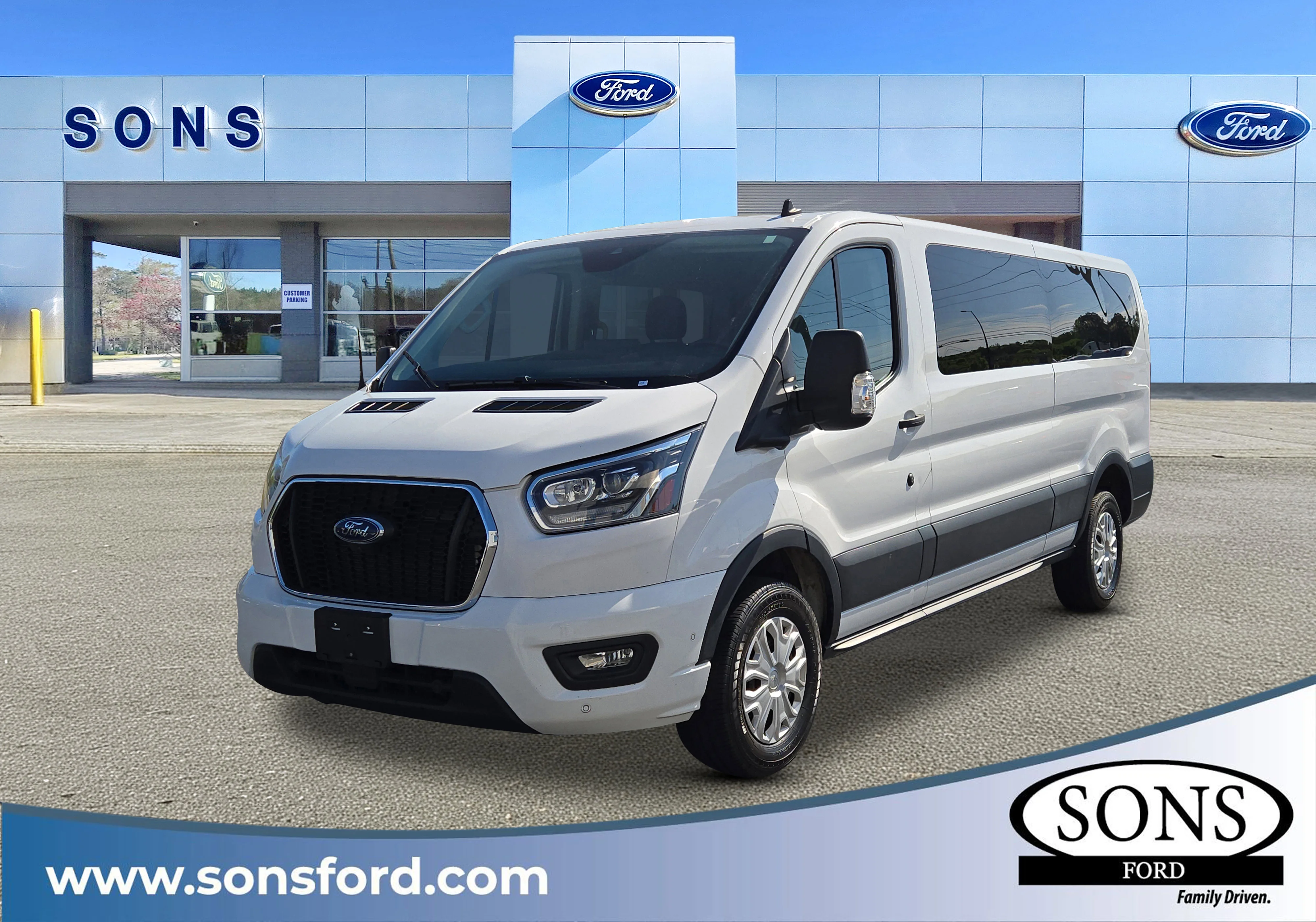 2023 Ford Transit 350 XLT Low Roof Sliding Pass. 148's photo
