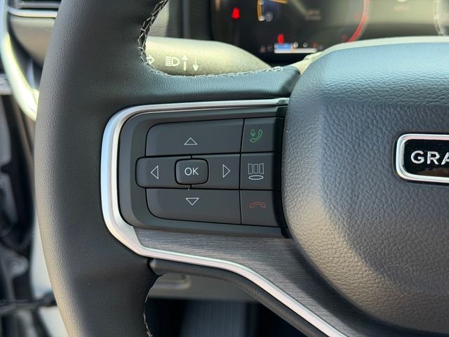 New 2026 Silver-Zynith Exterior Paint Jeep Limited Altitude image 25