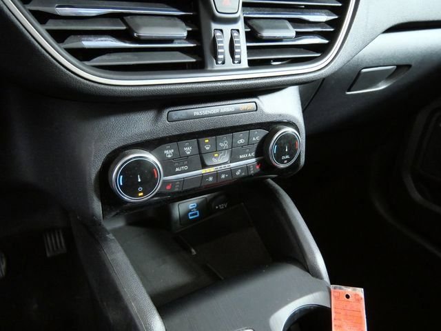 Certified Used 2022  Ford SEL image 19