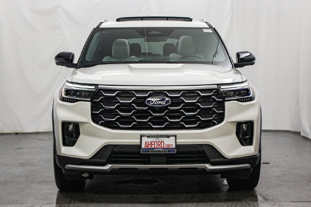 New 2027 Star White Metallic Tri-Coat Ford Platinum™ image 3