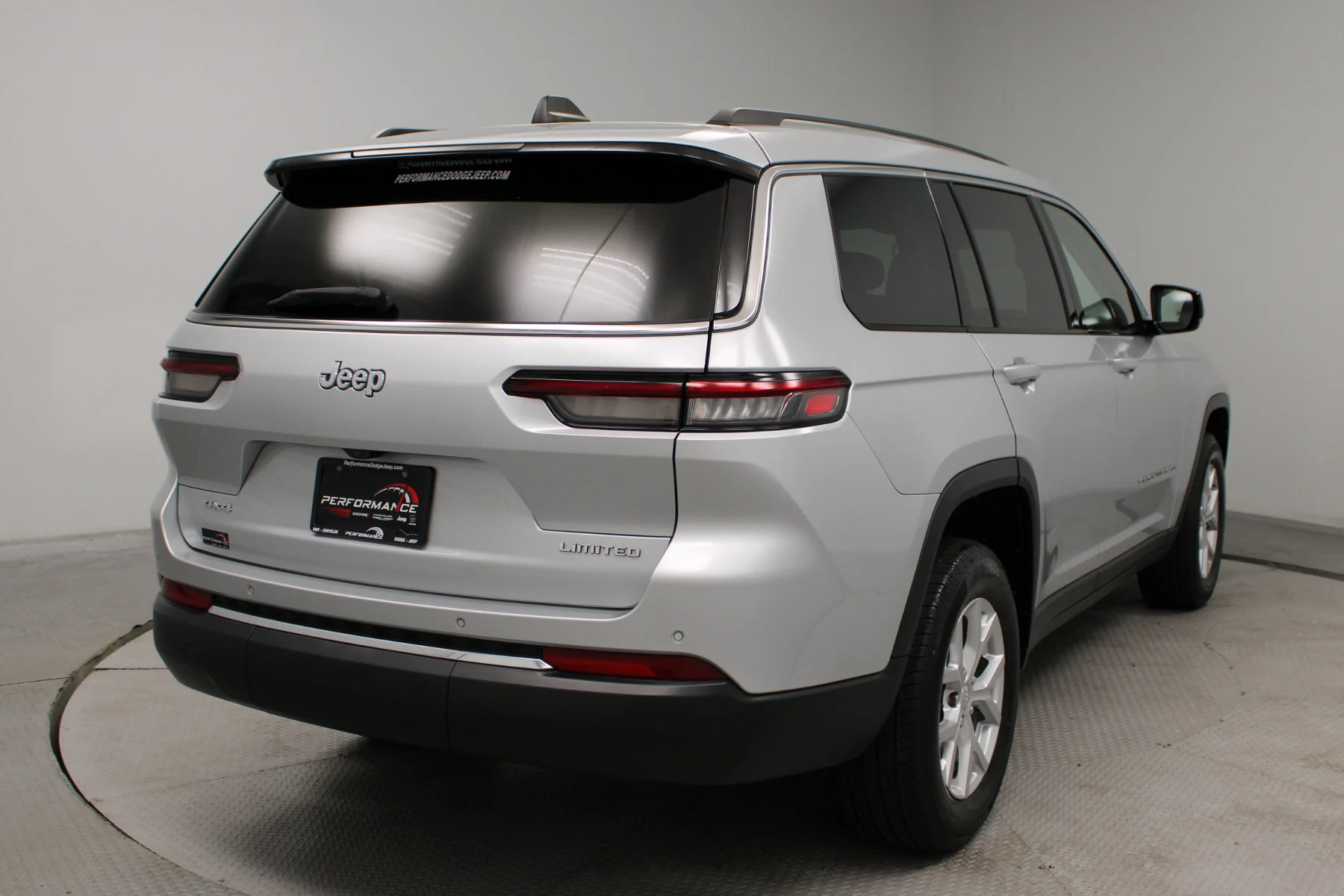 Used 2023 Silver Zynith Jeep Limited 4x4 image 13