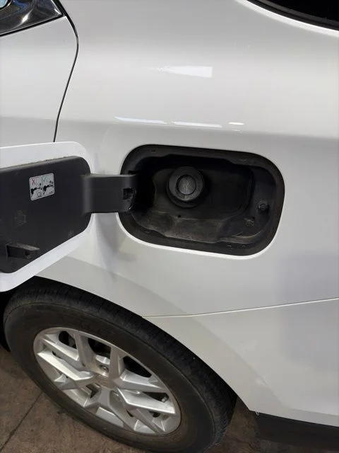 Used 2022 White Chevrolet LT image 12