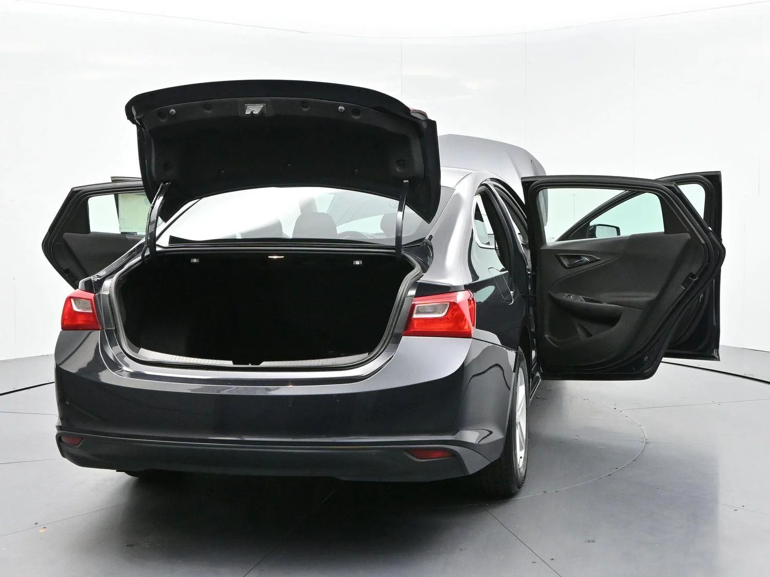Used 2023 Dark Ash Metallic Chevrolet LT image 40