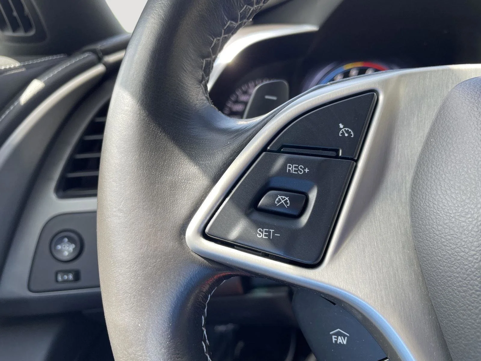 Used 2018 Arctic White Chevrolet 1LT image 21
