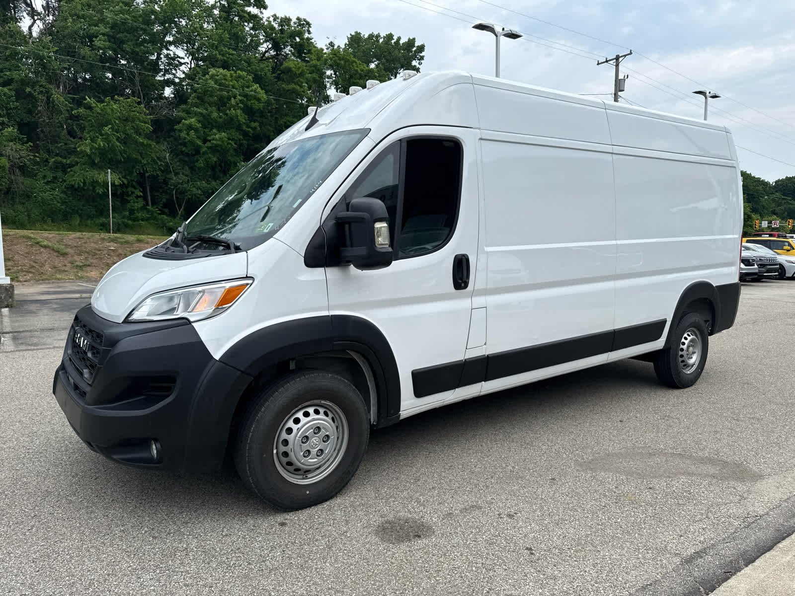 Used 2024 Whi/white Ram Tradesman image 5